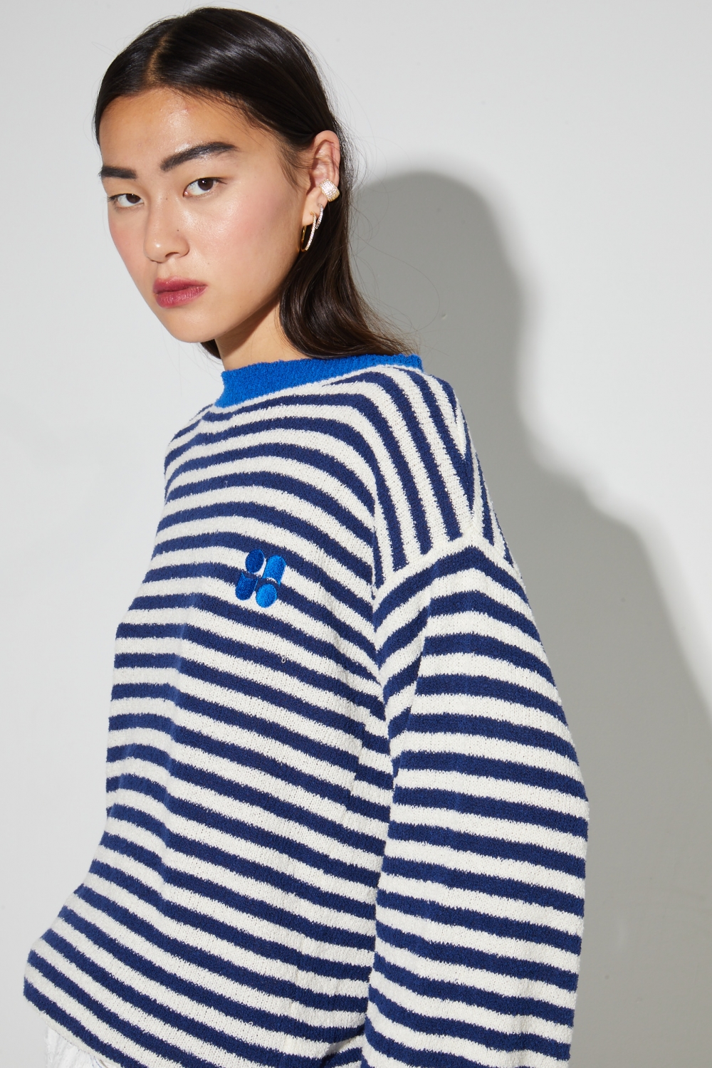 Maille Marinère Cleo blue en fil de coton éponge, fabriquée en Italie