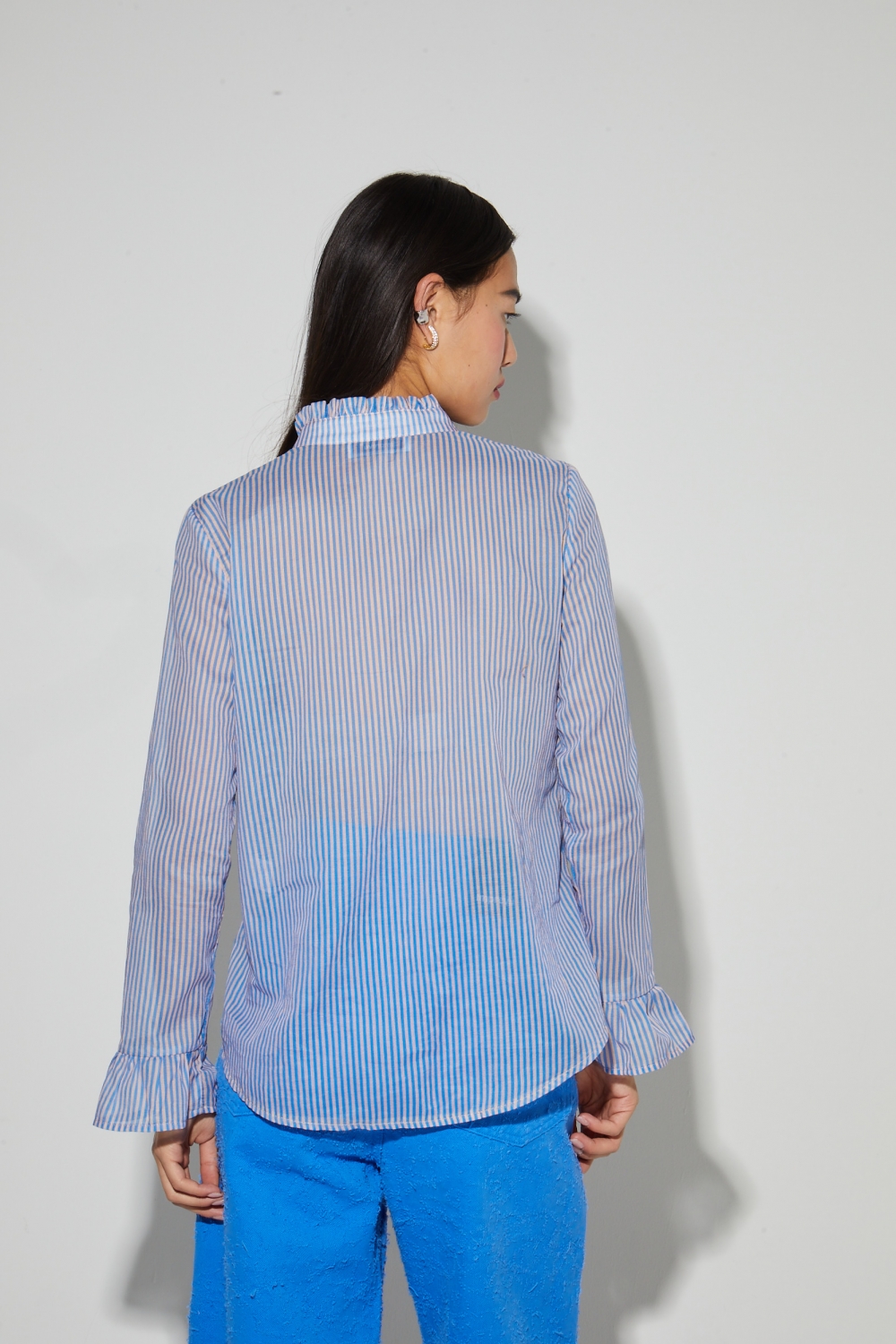 Chemise Iris voile de coton rayures bleues fabriquée en Italie