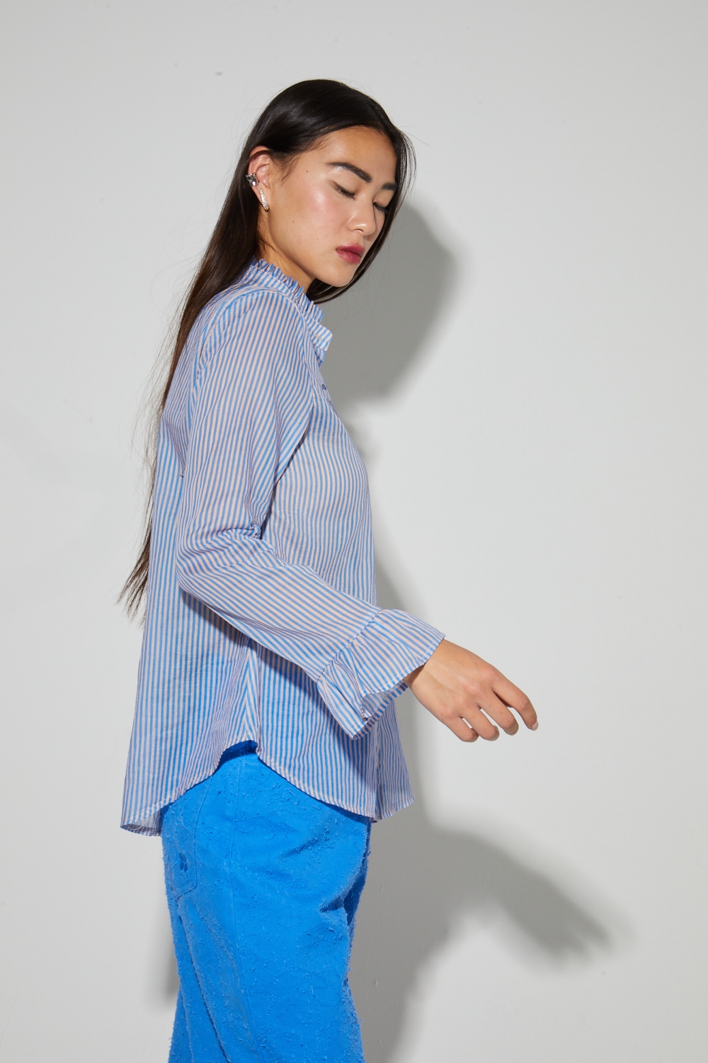 Chemise Iris voile de coton rayures bleues fabriquée en Italie