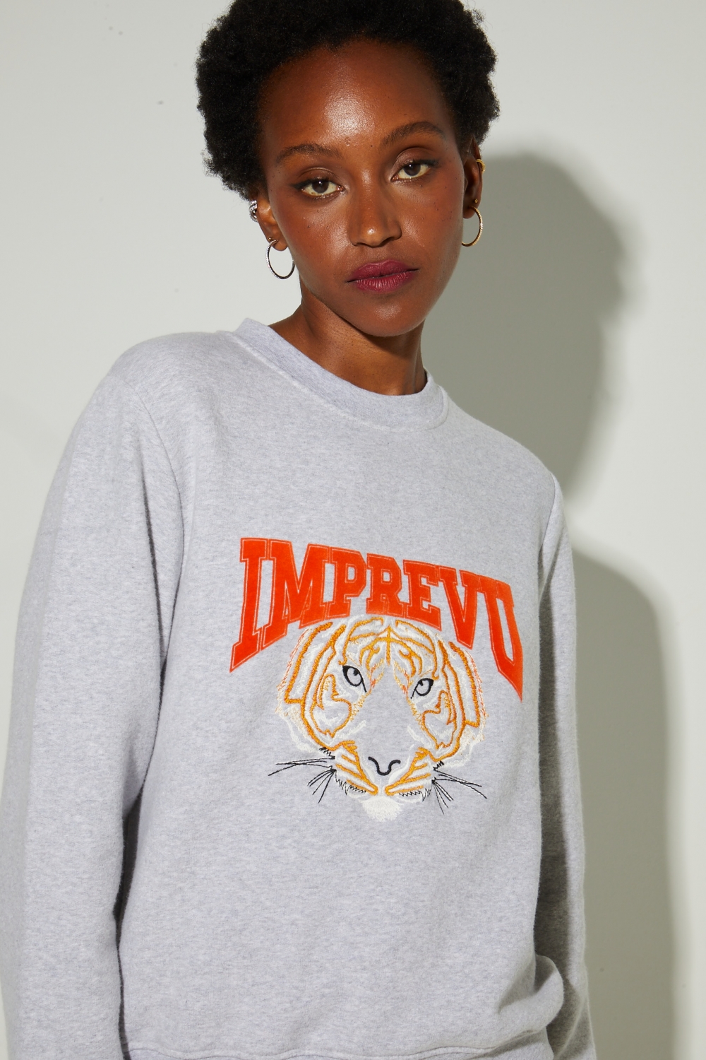 Sweatshirt Eddie Tigre geborduurd, gemaakt in Portugal