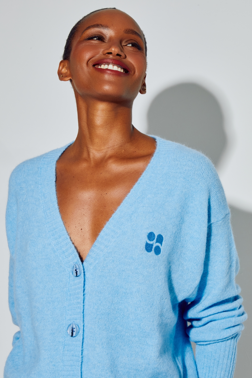 Cardigan Mira Alpaga bleu fabriqué avec soin en Italie