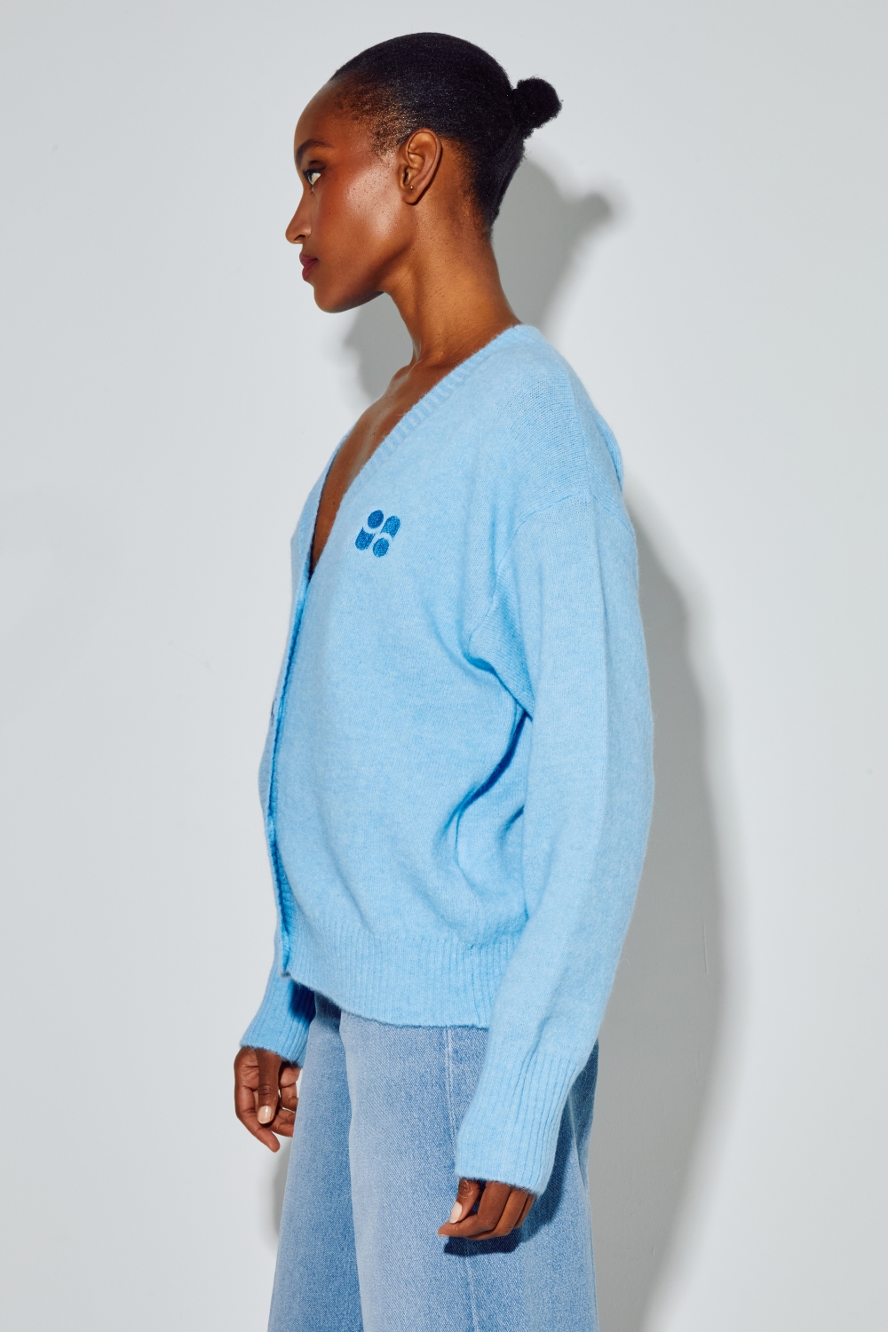 Cardigan Mira Alpaga bleu fabriqué avec soin en Italie