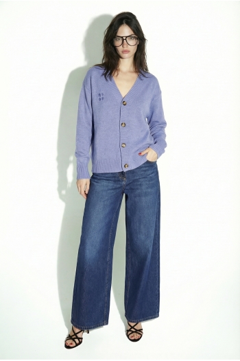Mira basic vest in lavendelblauw, gemaakt in Italië