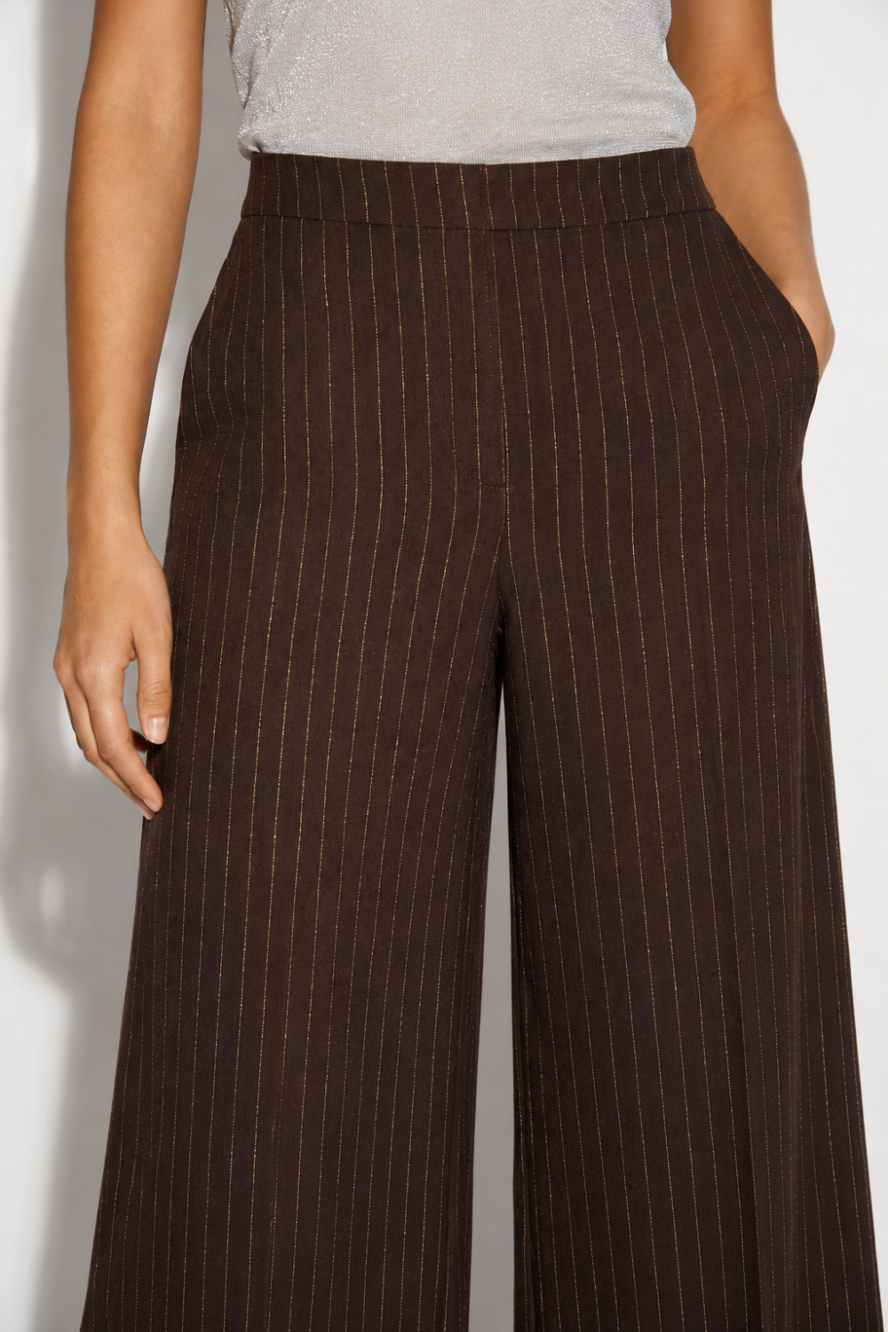 Pantalon Charlie Maura Chocolat fabriqué en Italie.