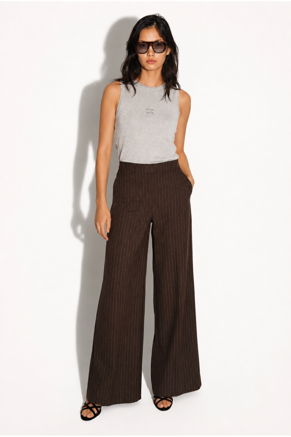 Pantalon Charlie Maura Chocolat fabriqué en Italie.