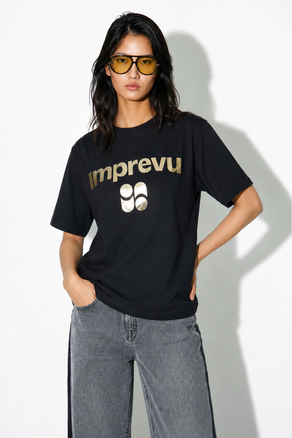 Colette-T-shirt in zwart met folieprint, gemaakt in Portugal