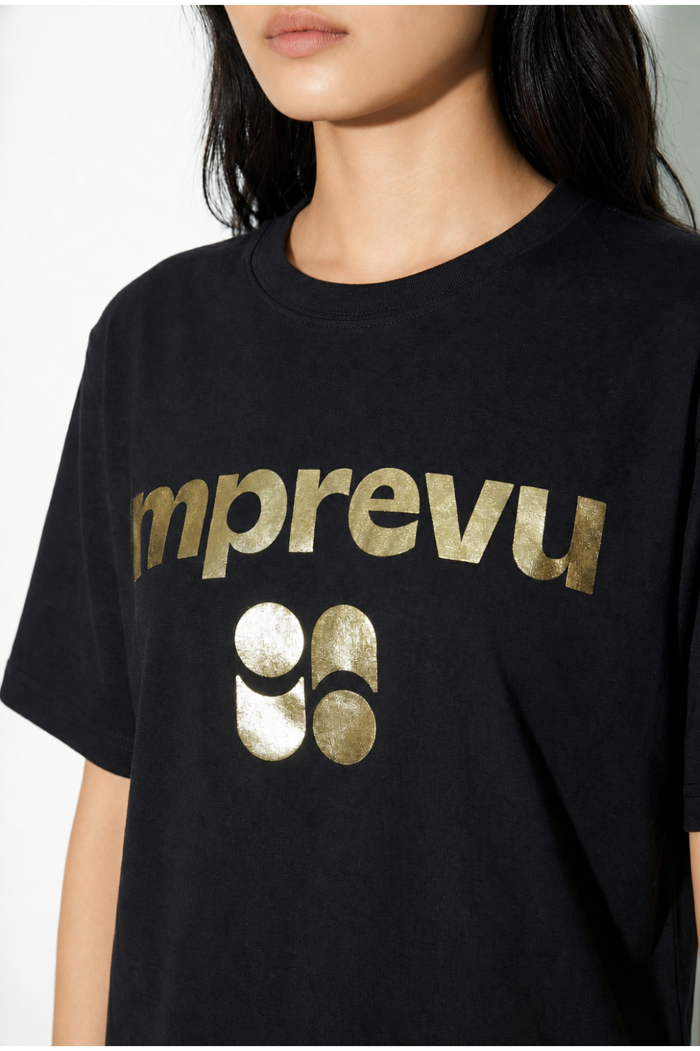 Colette-T-shirt in zwart met folieprint, gemaakt in Portugal